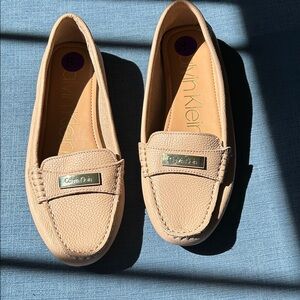 Calvin Klein Women's Beige/Tan Leather Slip-On Loafers 8 1/2